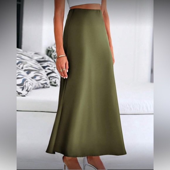 Elegant Olive Green Maxi Skirt - Picture 2 of 4